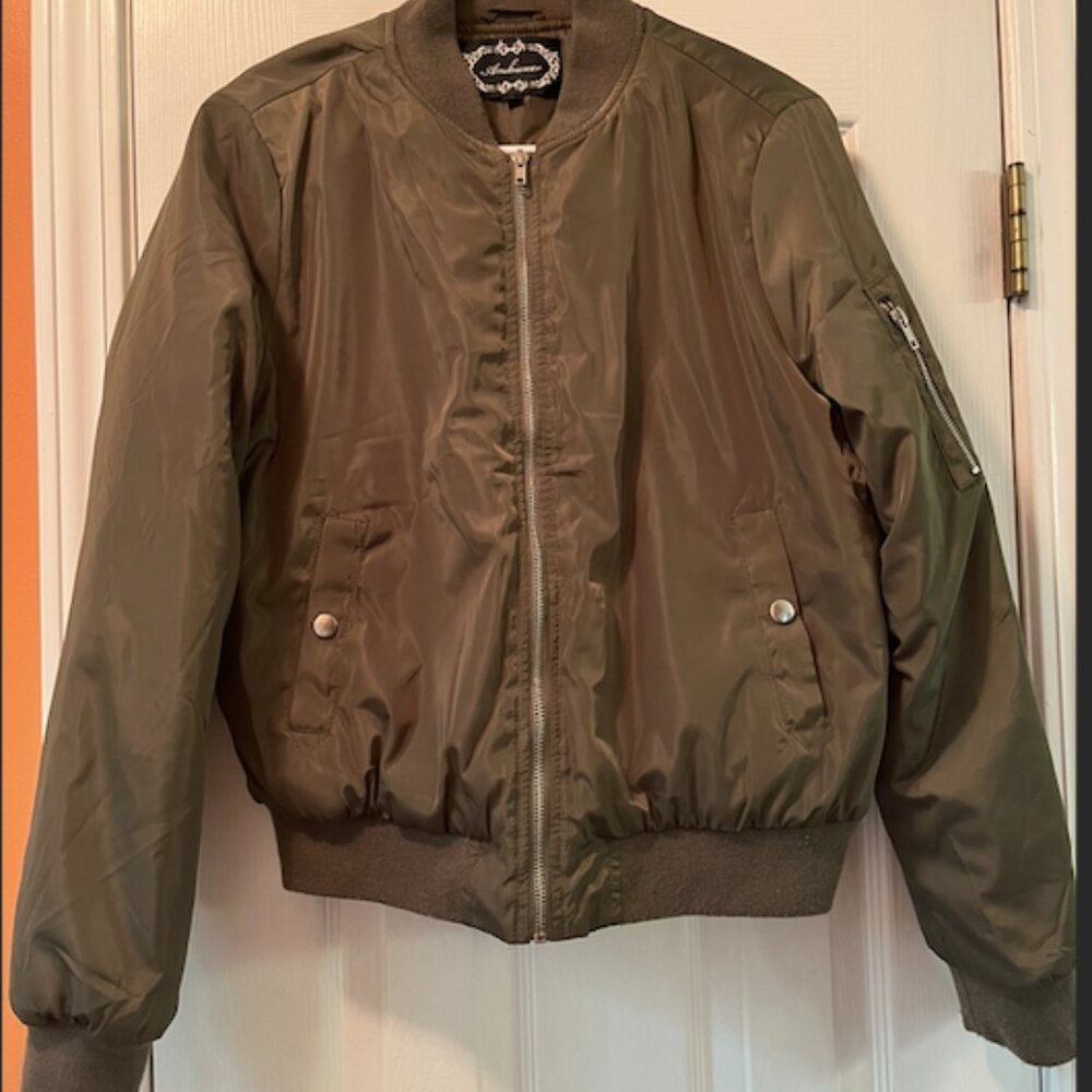 cropped army green bomber jacket size L